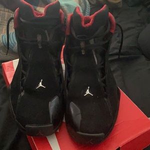 Black Jordan xxl size 12